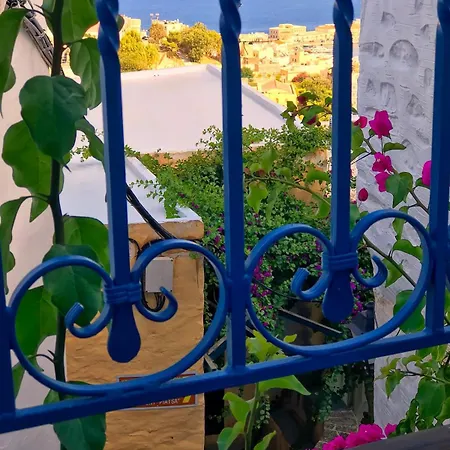 The Balcony Of Bougainvillea アパート *