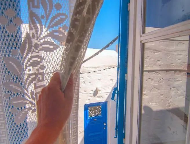 The Balcony Of Bougainvillea! Apartment Ano Syros