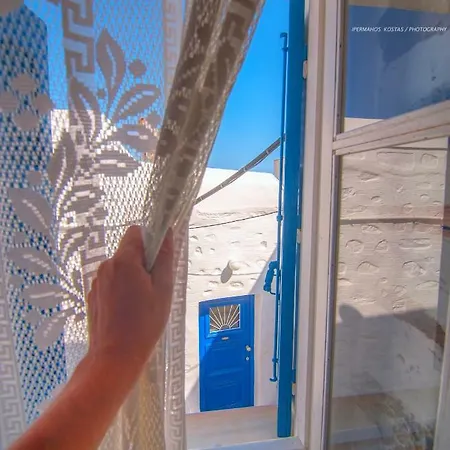 The Balcony Of Bougainvillea! Lägenhet Ano Syros