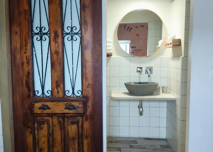 The Balcony Of Bougainvillea! * Áno Szírosz